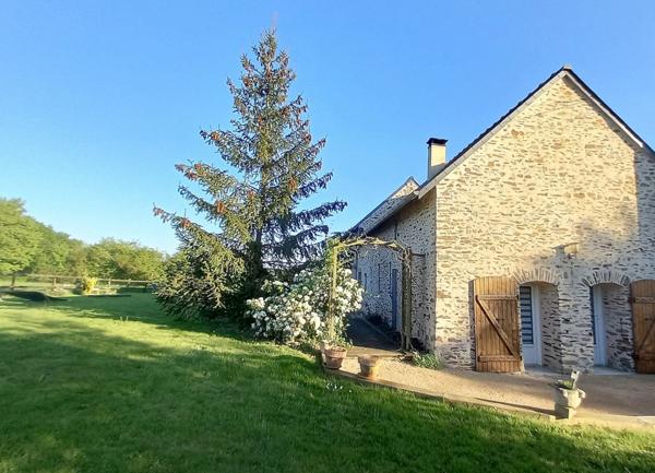 Propriété avec longère en pierres 8 pièces - 5 chambres - terrain 2,5ha