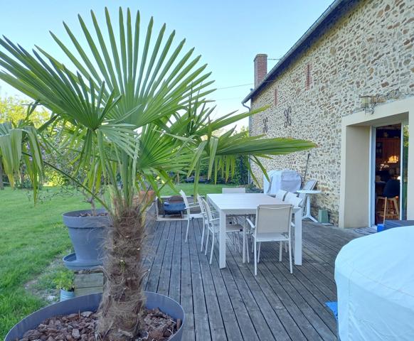 Propriété avec longère en pierres 8 pièces - 5 chambres - terrain 2,5ha