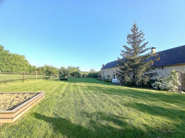 Propriété avec longère en pierres 8 pièces - 5 chambres - terrain 2,5ha