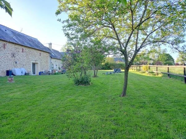 Propriété avec longère en pierres 8 pièces - 5 chambres - terrain 2,5ha