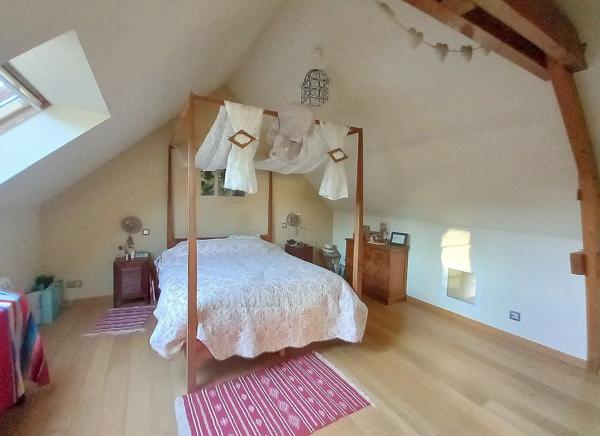 Propriété avec longère en pierres 8 pièces - 5 chambres - terrain 2,5ha