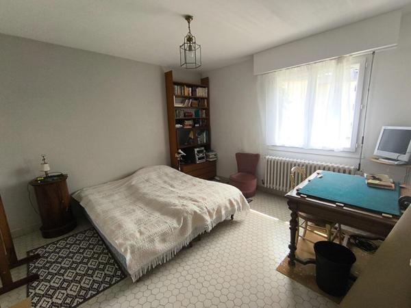 Maison centre ville avec jardin et garage