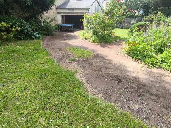 Maison centre ville avec jardin et garage