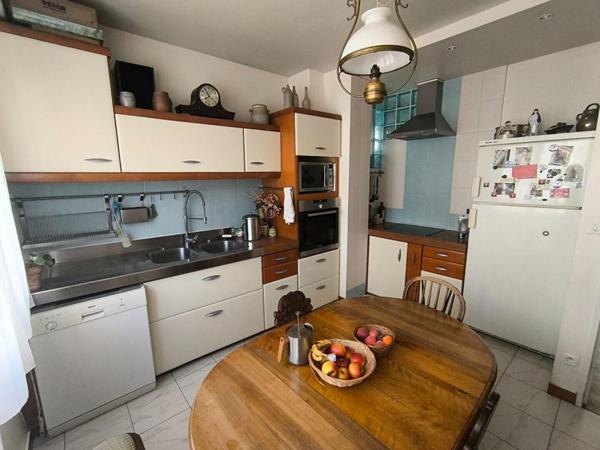 Maison centre ville avec jardin et garage