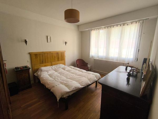 Maison centre ville avec jardin et garage