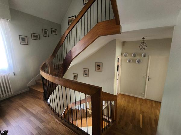 Maison centre ville avec jardin et garage