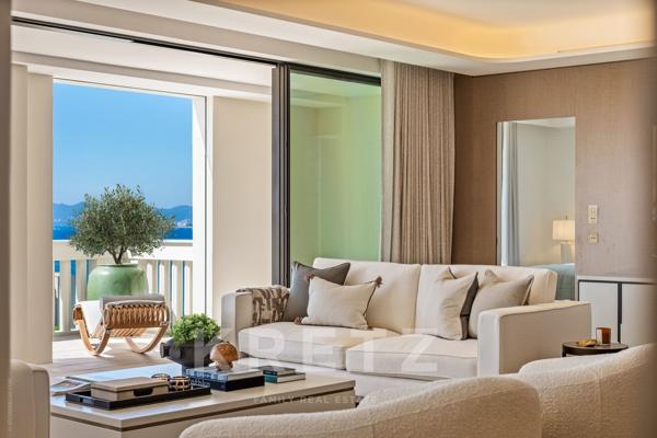 CAP D'ANTIBES : Splendide 4 pièces avec vue mer panoramique