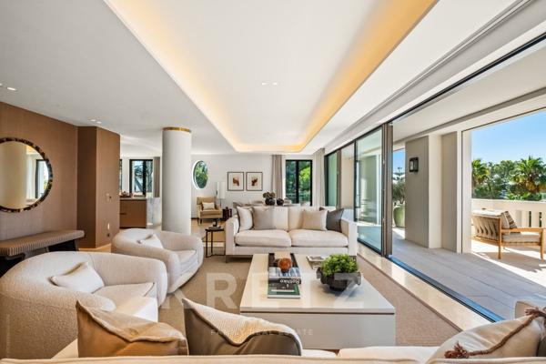 CAP D'ANTIBES : Splendide 4 pièces avec vue mer panoramique