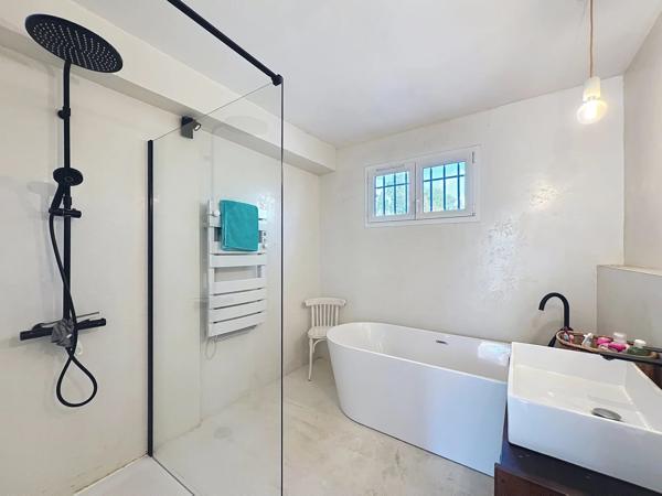 Villa de charme 174?m² – 7?000?m² de terrain, box à chevaux, calme absolu, prés Perpignan