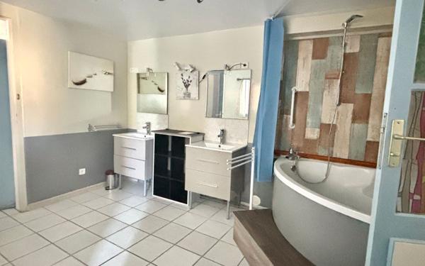 Maison à vendre    7 pièces •  Saint-Georges-d'Oléron