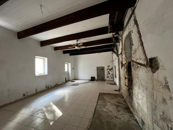 Maison à réhabiliter et imaginer....161m2 sur terrain piscinable