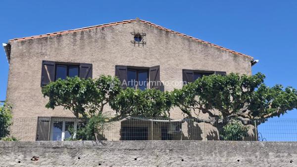 Vente                                                      Maison de ville
                        
                     7 pièces                      168 m2                     à Berriac