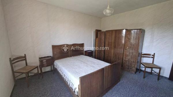 Vente                                                      Maison de ville
                        
                     7 pièces                      168 m2                     à Berriac