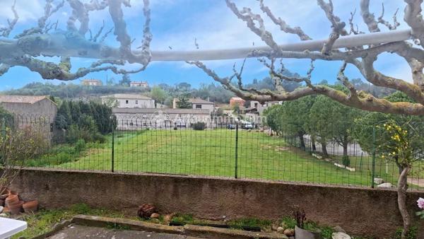 Vente                                                      Maison de ville
                        
                     7 pièces                      168 m2                     à Berriac
