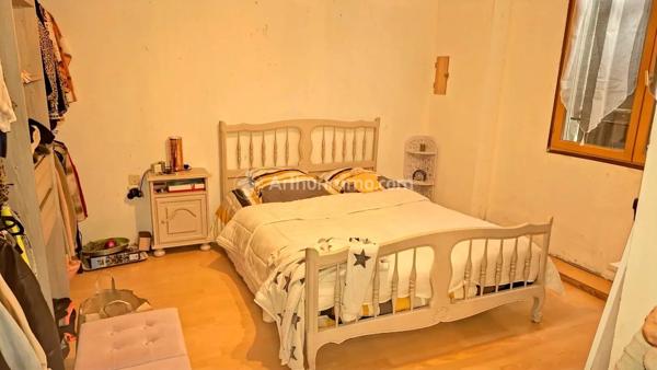 Vente                                                      Maison de ville
                        
                     7 pièces                      168 m2                     à Berriac