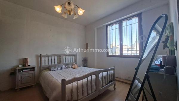 Vente                                                      Maison de ville
                        
                     7 pièces                      168 m2                     à Berriac