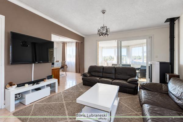 Maison
         9 pièces
        - 191 m² Exclusivité 198 000 €*