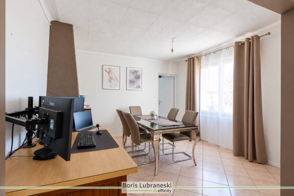 Maison
         9 pièces
        - 191 m² Exclusivité 198 000 €*
