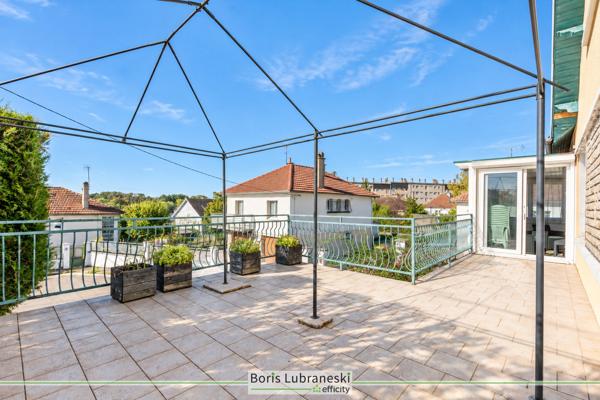 Maison
         9 pièces
        - 191 m² Exclusivité 198 000 €*