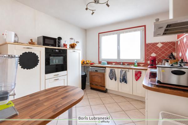 Maison
         9 pièces
        - 191 m² Exclusivité 198 000 €*