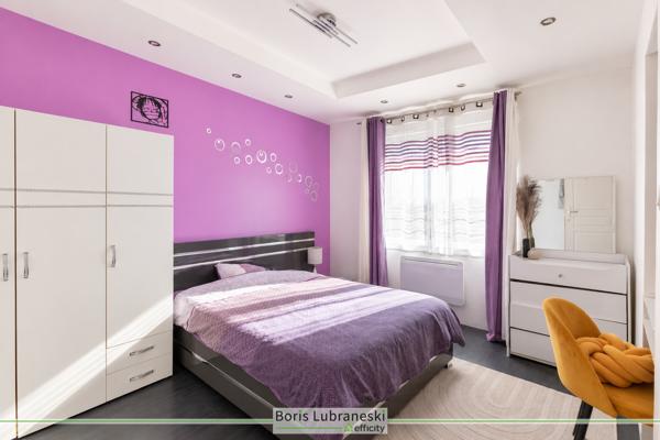 Maison
         9 pièces
        - 191 m² Exclusivité 198 000 €*