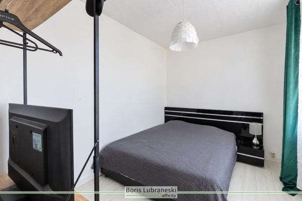 Maison
         9 pièces
        - 191 m² Exclusivité 198 000 €*