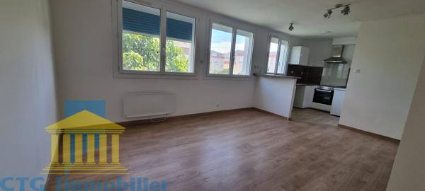 T2 PROCHE MER DERNIER ETAGE 13008 MARSEILLE
