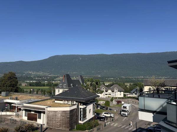 Vente                                                      Appartement
                        
                     3 pièces                      69 m2                     à Voglans