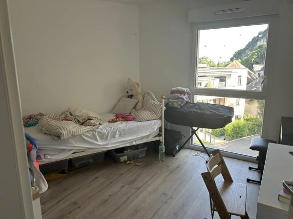 Vente                                                      Appartement
                        
                     3 pièces                      69 m2                     à Voglans