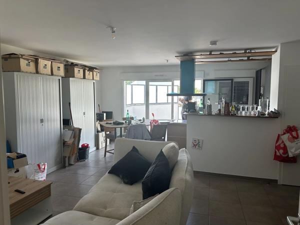 Vente                                                      Appartement
                        
                     3 pièces                      69 m2                     à Voglans