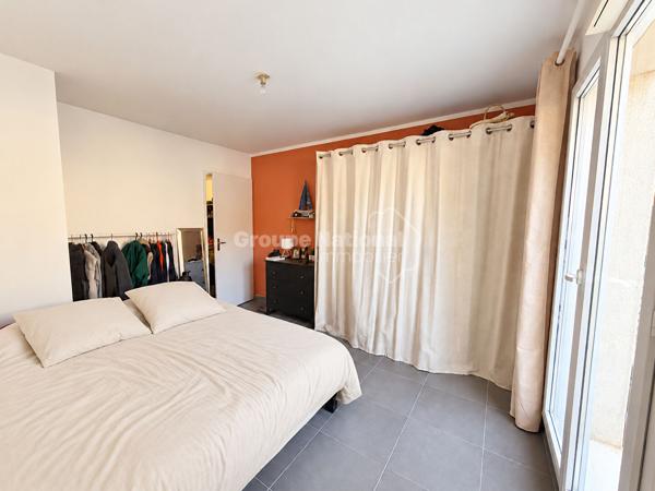 ENSUES LA REDONNE: Appartement de type 2 de 36.1 m2 situé au rez de chaussée résidence "Les Coulins" avec place de parking et cave , Ensues la redonne