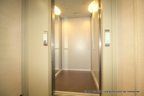 Sète (34200) T2 de 37 m2 + Terrasse 7,61 m2 avec vue sur étang l'étang de Thau au cœur du centre-ville de Sète !