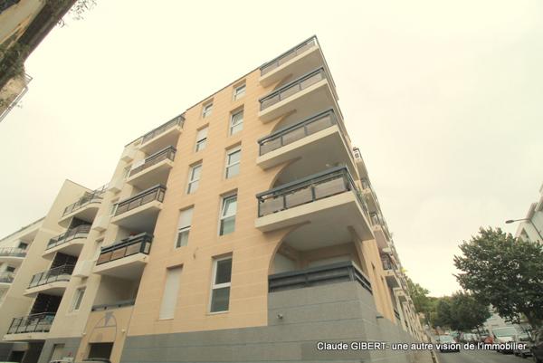 Sète (34200) T2 de 37 m2 + Terrasse 7,61 m2 avec vue sur étang l'étang de Thau au cœur du centre-ville de Sète !