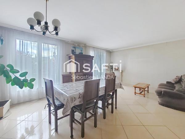 Maison de 164 m² divisée en 2 appartements à Bobigny