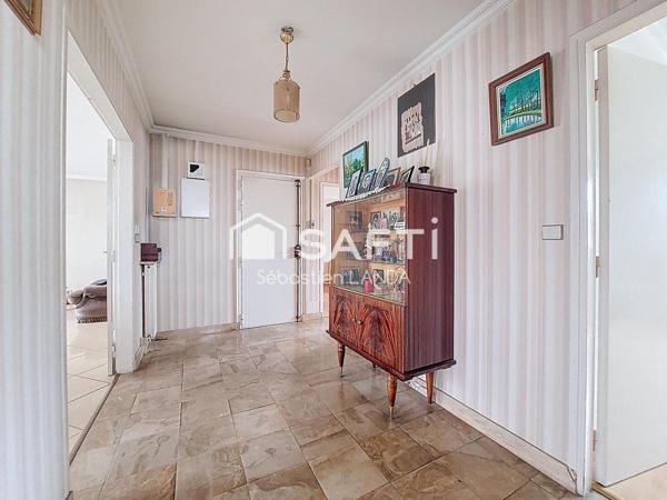 Maison de 164 m² divisée en 2 appartements à Bobigny