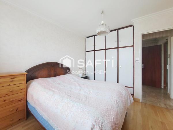 Maison de 164 m² divisée en 2 appartements à Bobigny