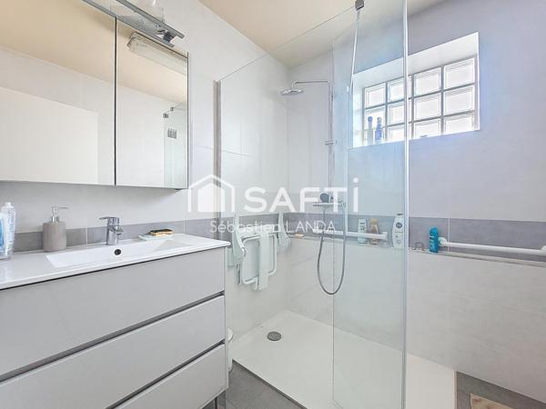 Maison de 164 m² divisée en 2 appartements à Bobigny