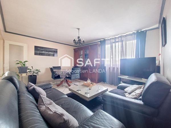 Maison de 164 m² divisée en 2 appartements à Bobigny