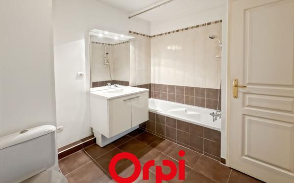 Appartement à vendre    2 pièces • 43,08 m2 Toulon