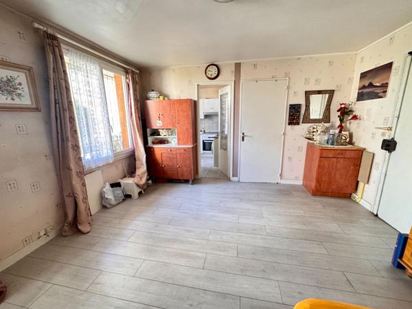 Appartement Fontenay Sous Bois 1 pièce 32.79 m2