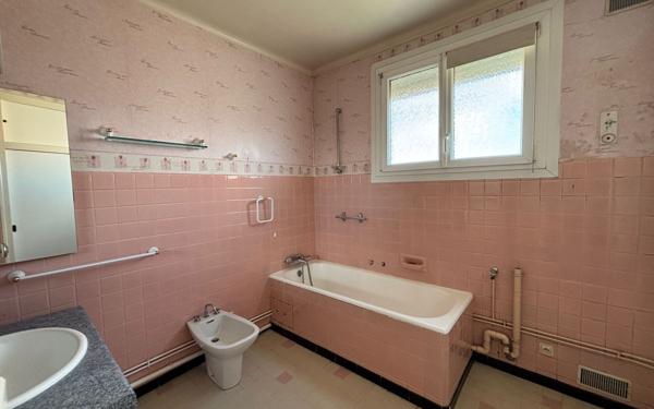 Maison à vendre    7 pièces •  Redessan