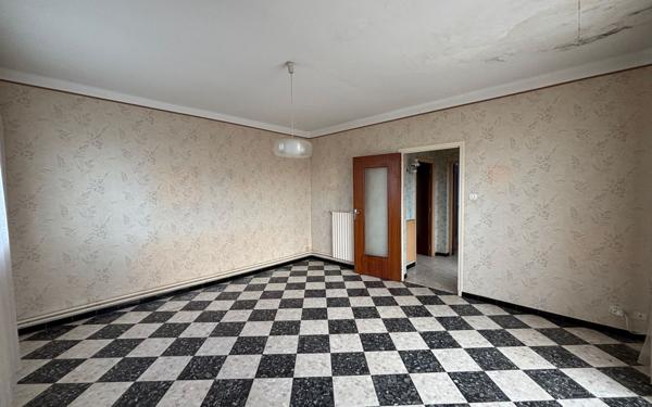 Maison à vendre    7 pièces •  Redessan