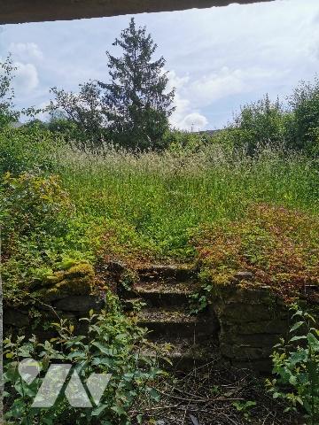 Grange située rue des Hayettes à LES MAZURES à rénover entièrement.