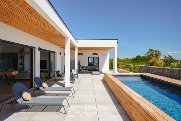 Contemporaine d’exception entre ciel et mer