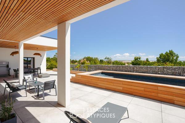 Contemporaine d’exception entre ciel et mer