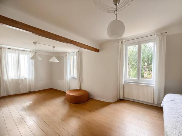 Maison de Charme 180 m2 8 Pièces Terrain 11 ares plein SUD 598 000 € H.A.I.*