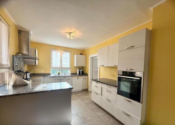 Maison de Charme 180 m2 8 Pièces Terrain 11 ares plein SUD 598 000 € H.A.I.*