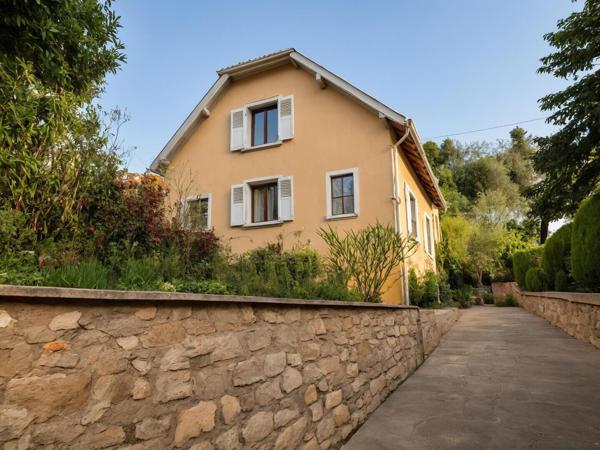 Maison de Charme 180 m2 8 Pièces Terrain 11 ares plein SUD 598 000 € H.A.I.*