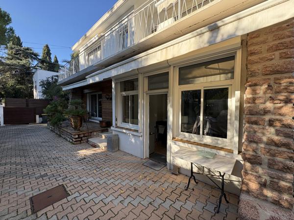 Montpellier (34000) Montpellier Cité MION. Maison d'architecte avec 4 chambres & piscine.