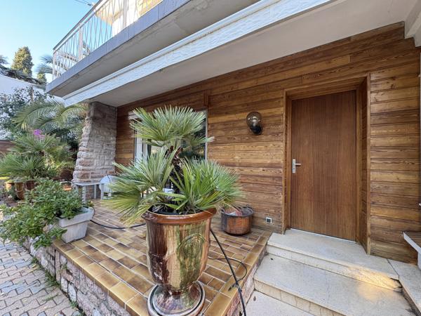 Montpellier (34000) Montpellier Cité MION. Maison d'architecte avec 4 chambres & piscine.